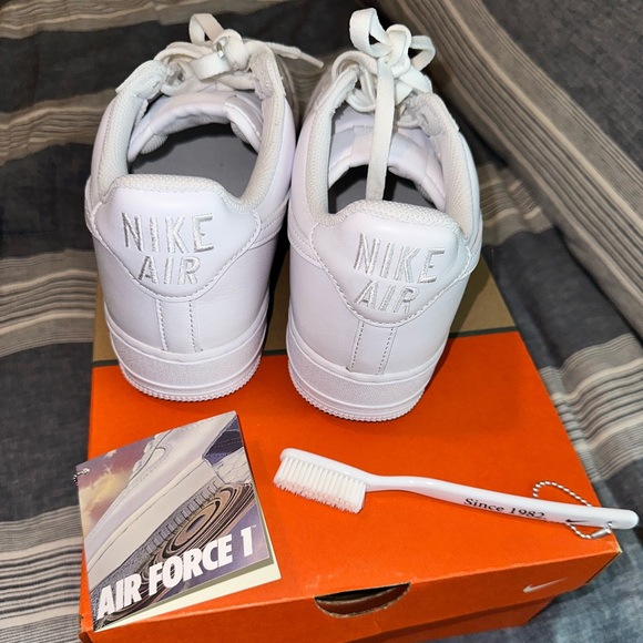 Nike Air Force 1 ‘Color of the Month’ White LIKE NEW - Picture 7 of 13